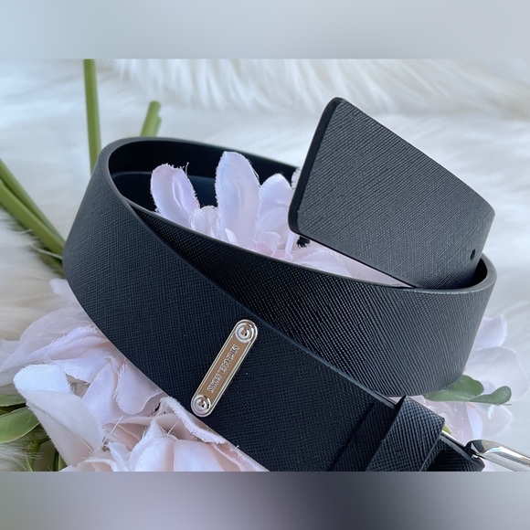 Michael Kors Women'a Black Belt - Picture 4 of 9